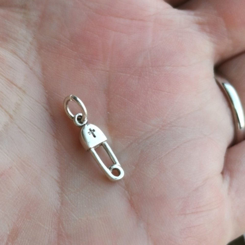 NEW Sterling Silver safety pin lucky charm pendant New baby - Picture 2 of 3